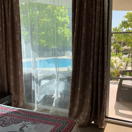 With Terrace In Complex شقة