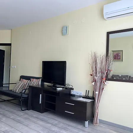דירה With Terrace In Complex בורגאס