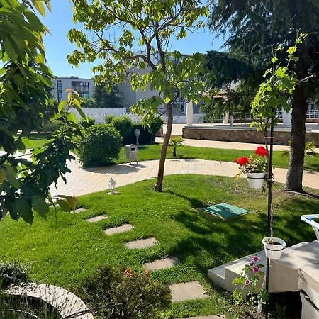With Terrace In Complex בורגאס