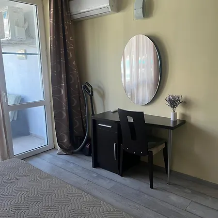 Appartement With Terrace In Complex Burgas