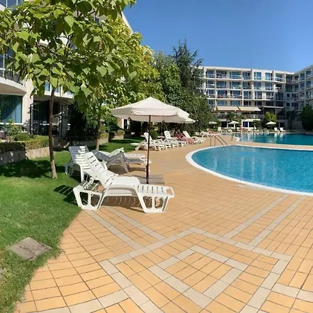 דירה With Terrace In Complex