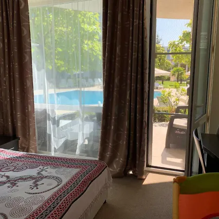 Appartement With Terrace In Complex Burgas